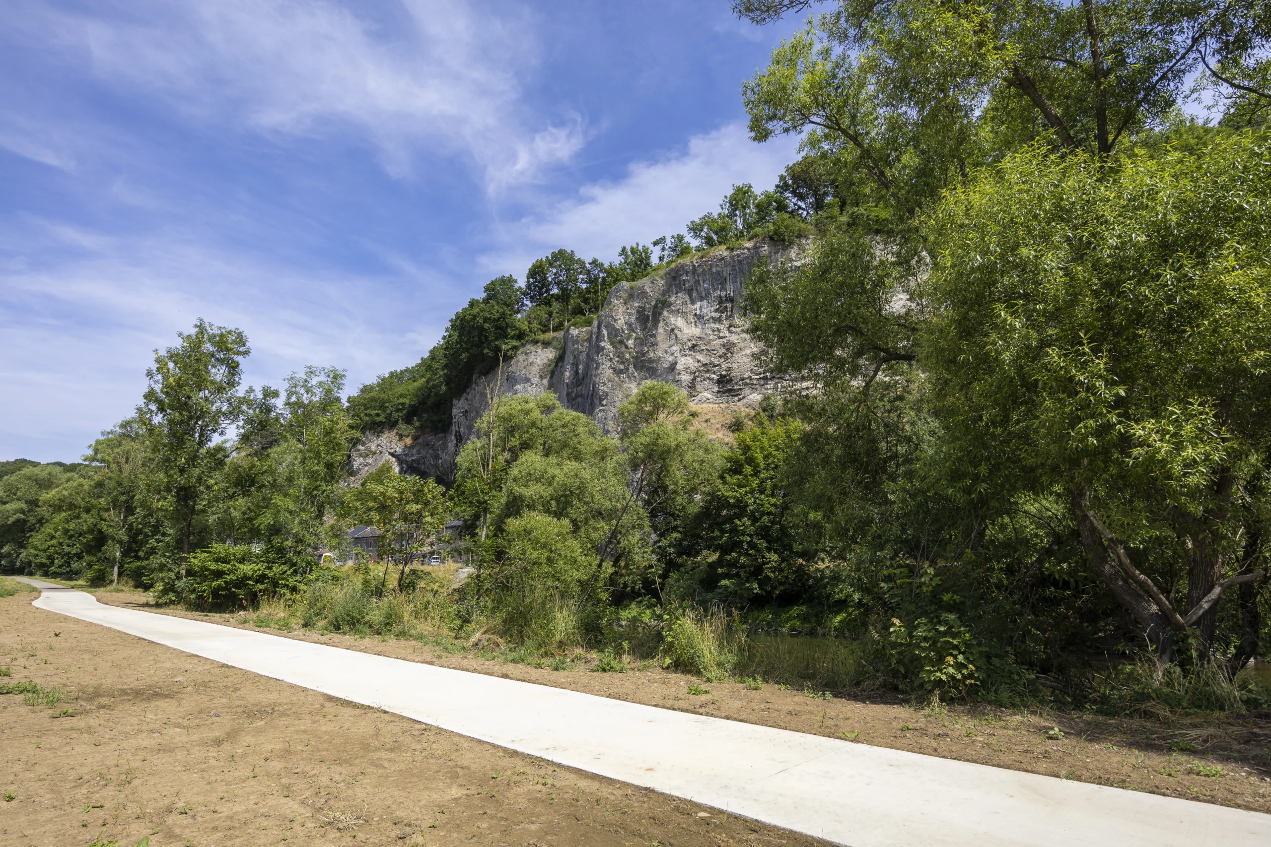 🦇 Grotte de Comblain-au-Pont (Grotte de l&rsquo;Abîme) : visite, tarifs & camping au bord de l&rsquo;eau